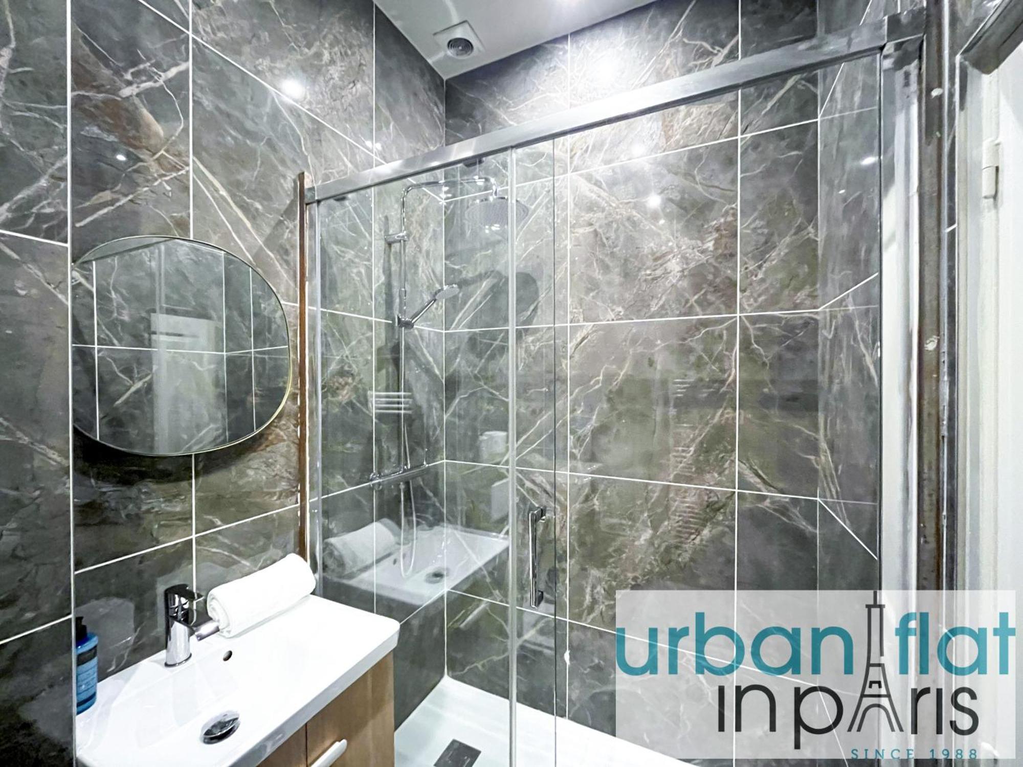 Urban Flat 63 - Beautiful 3 Bedroom Flat Champs-Elysees Paryż Zewnętrze zdjęcie